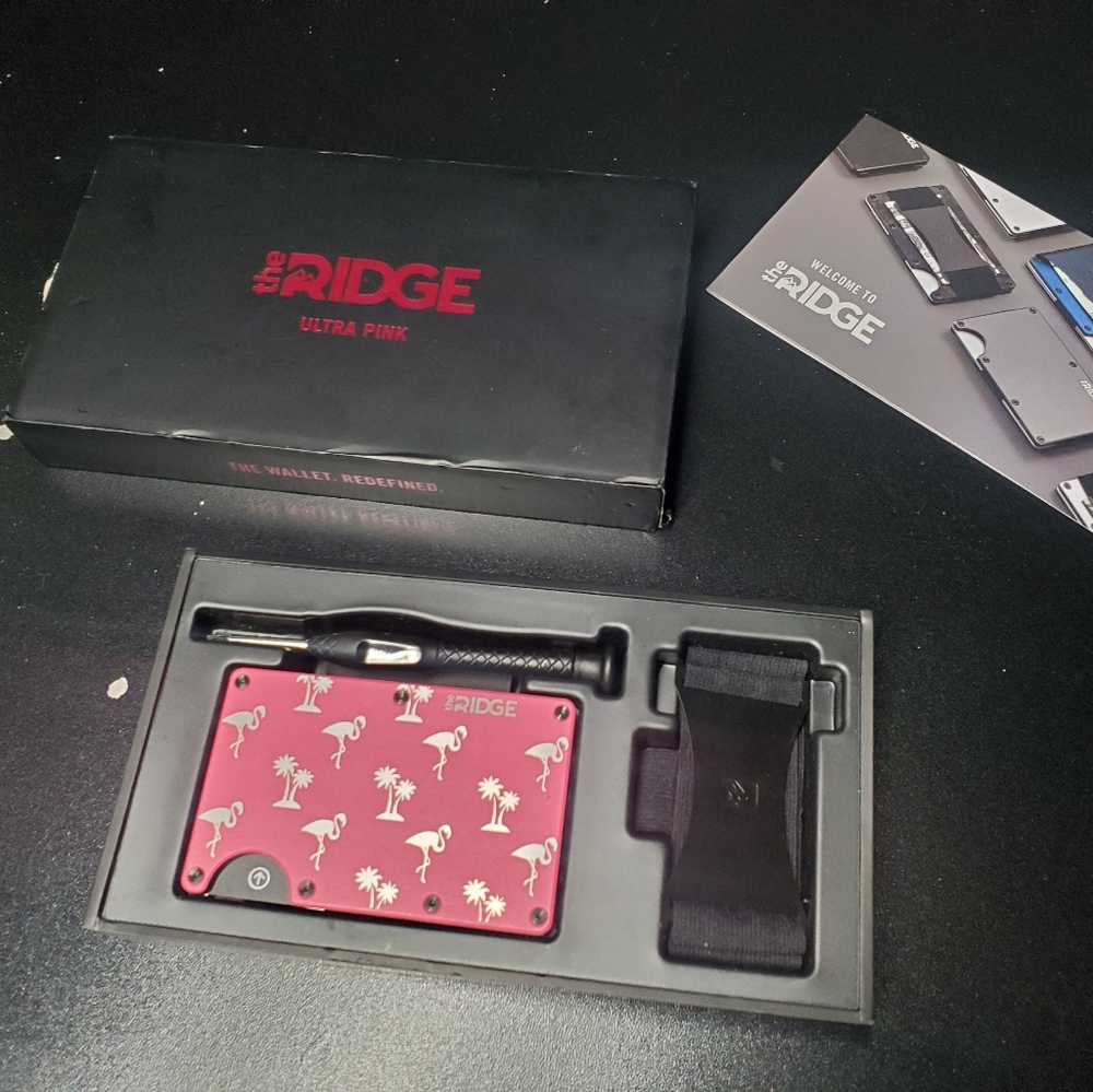 Ridge Ultra Pink Wallet Palm Oasis. Rare.